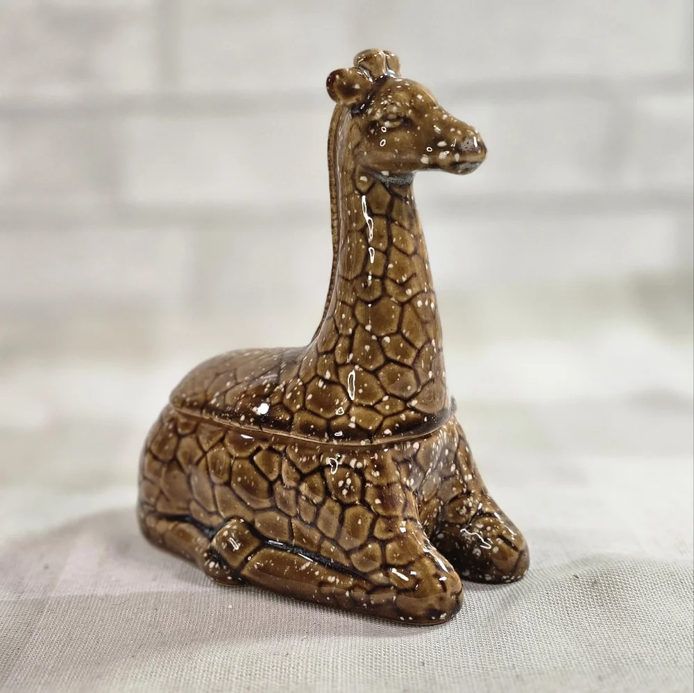 Vintage Pier 1 Giraffe Trinket Box Speckled Glaze Finish 6.75 in. Tall